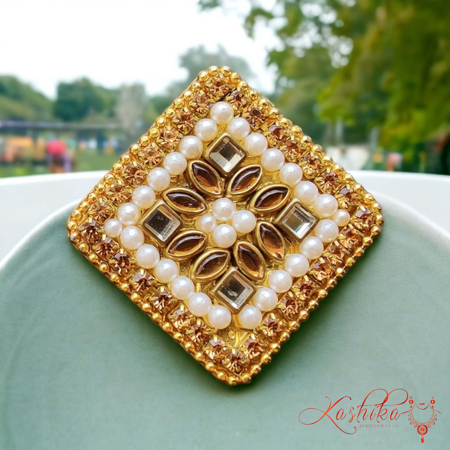 Square Kundan and Pearl Saree Pin