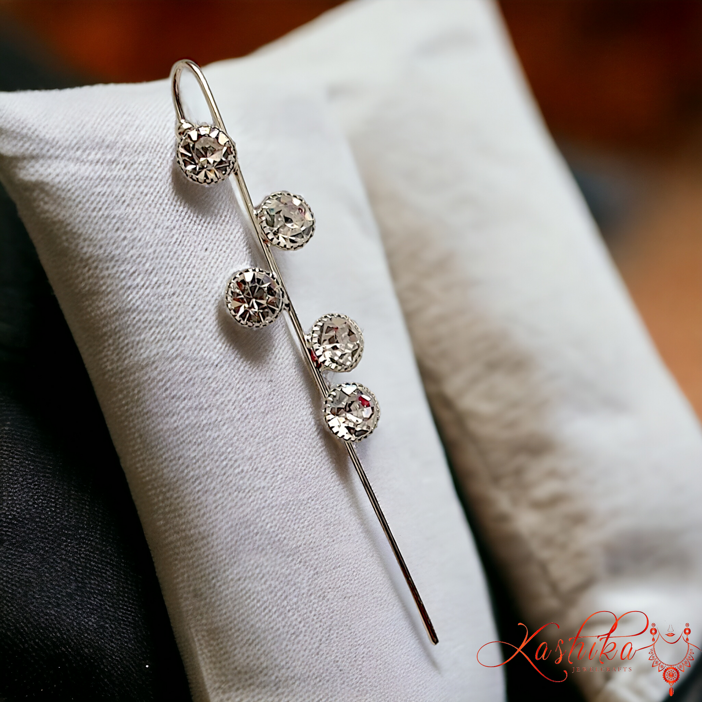 The Five Diamond Earcuff