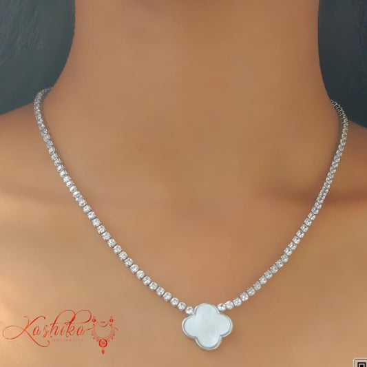 Clover pendant diamond necklaces