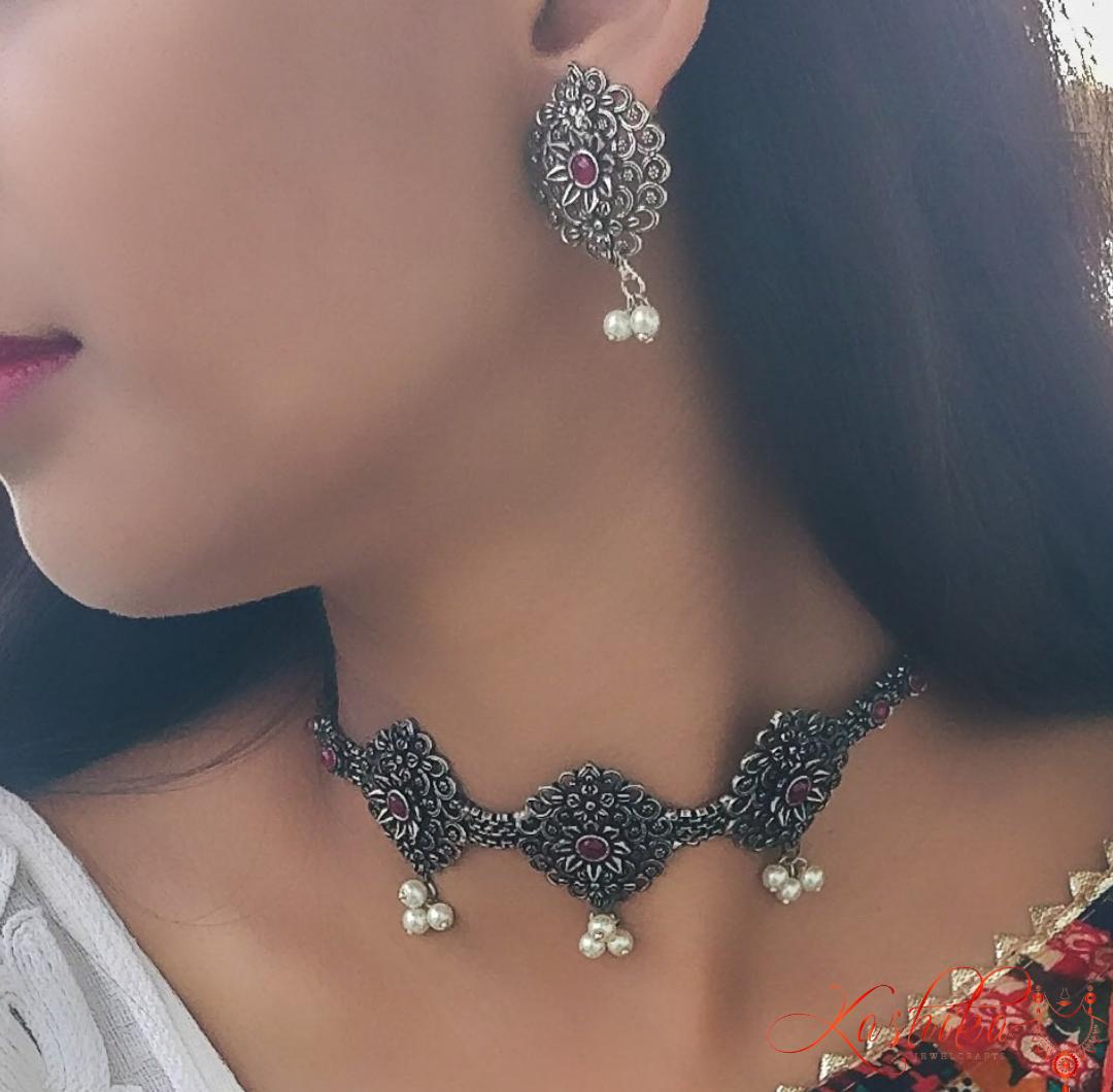 Antique floral choker sets with pearls