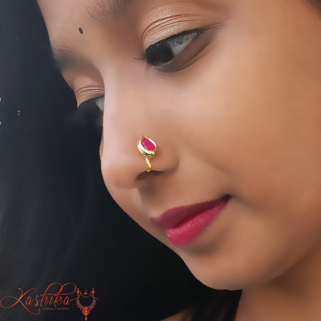 Tilak shape single kundan Nose Pin