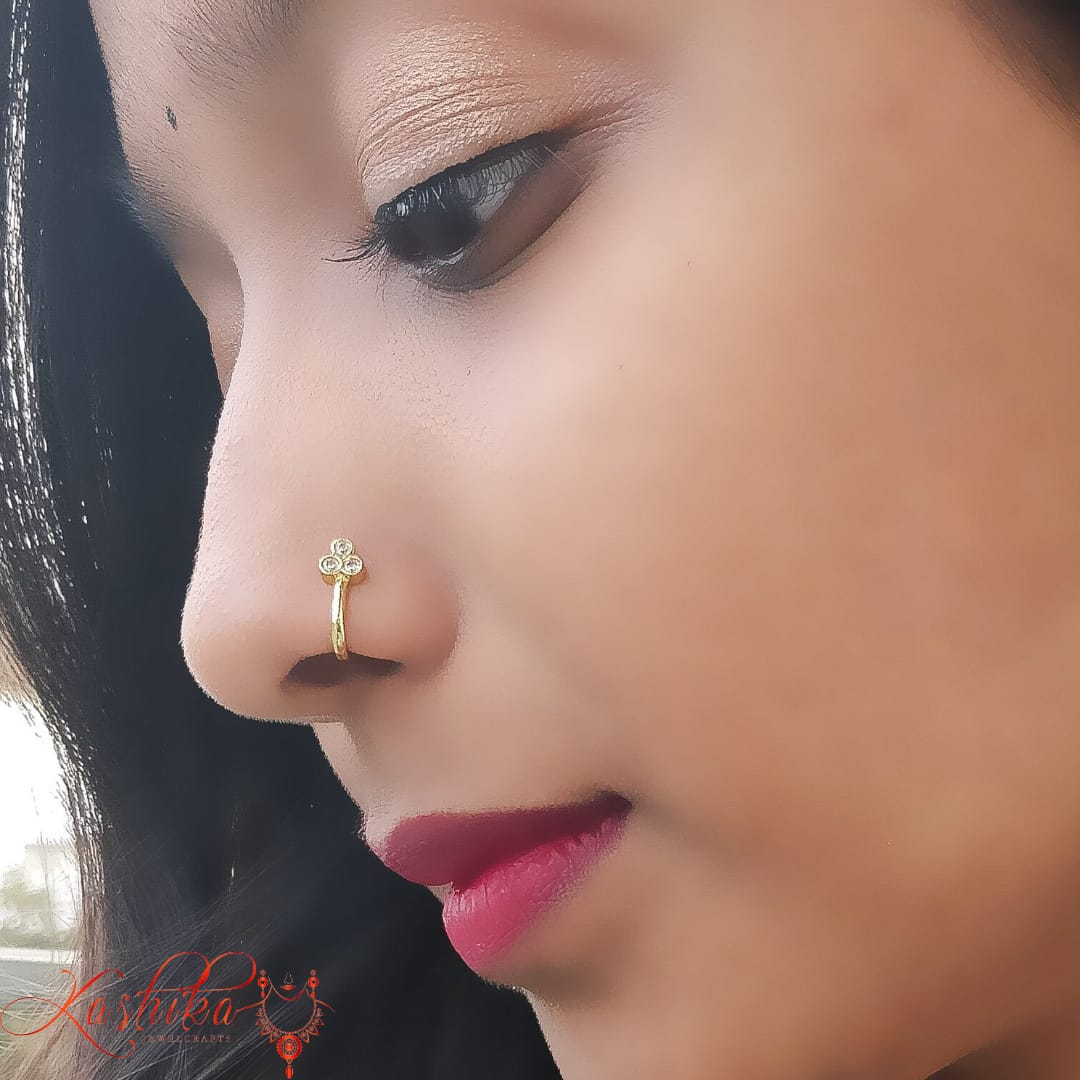 White stone, golden minimal Nose Pin